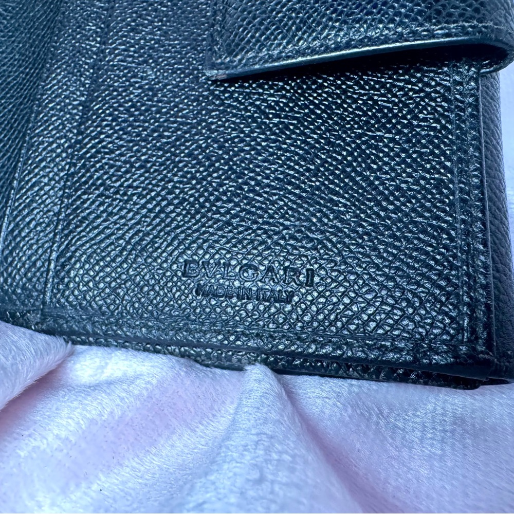 BVLGARI Black Organizer Wallet - Snap, 12 Card Slots, Excellent Condition - Picture 8 of 14